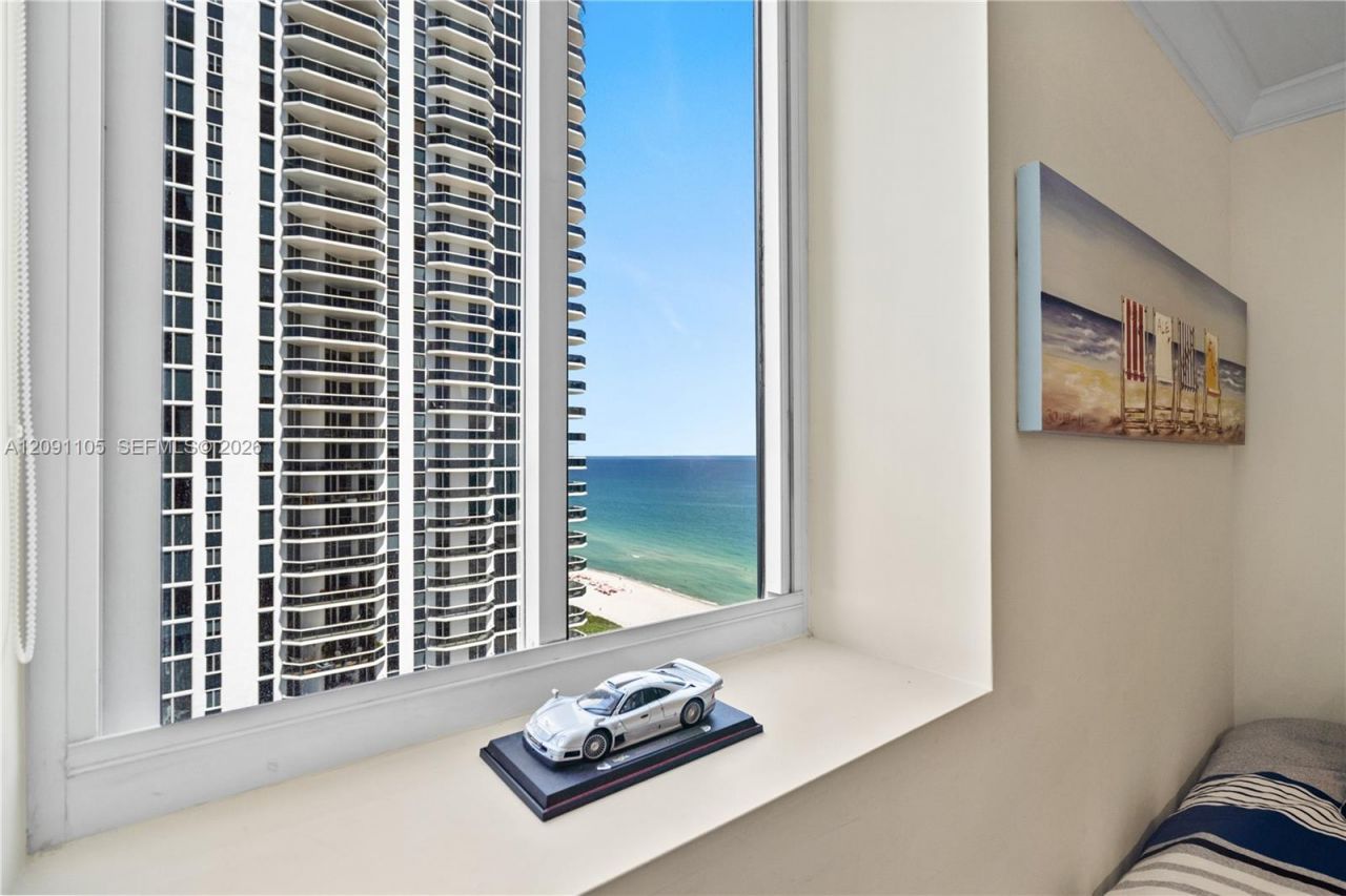 4775 Collins Ave , Unit 2207, Miami Beach, FL 33140 Photo