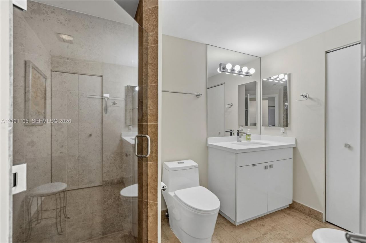 4775 Collins Ave , Unit 2207, Miami Beach, FL 33140 Photo