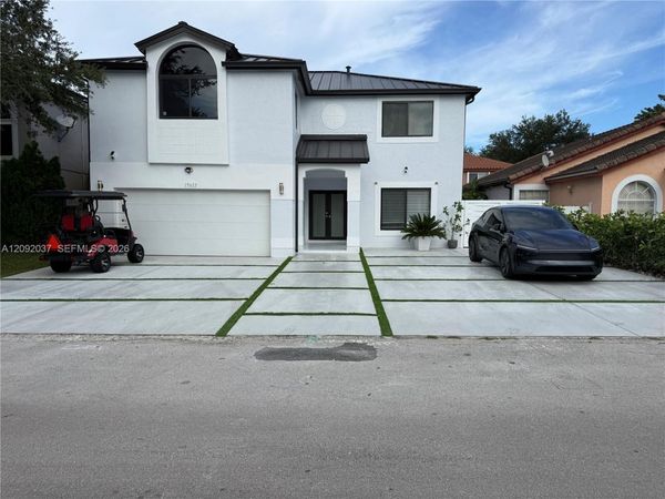 19603 NW 82nd Pl , Hialeah, FL 33015