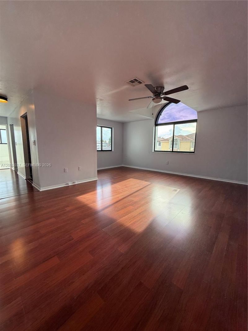 19603 NW 82nd Pl, Hialeah, FL 33015 Photo