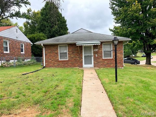 8933 Hillview Avenue, Jennings, MO 63136