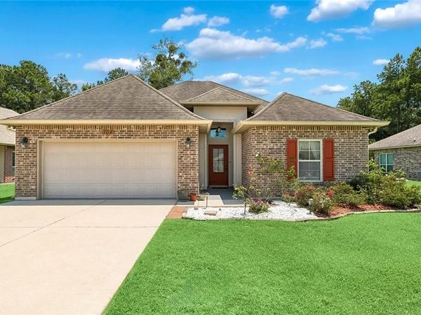 704 BRANCH CROSSING Drive , Covington, LA 70435