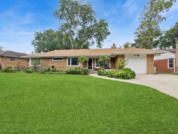 330 Cornell Avenue , Des Plaines, IL 60016