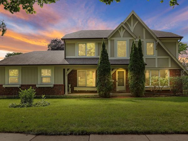 713 Dawes Street, Libertyville, IL 60048