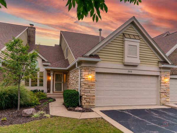 868 Island Court , Deerfield, IL 60015