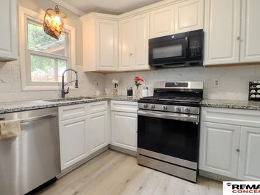 3330 S 44th Street, Lincoln, NE 68506
