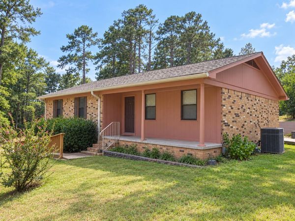 700 S Crestwood Dr., Fulton, MS 38843