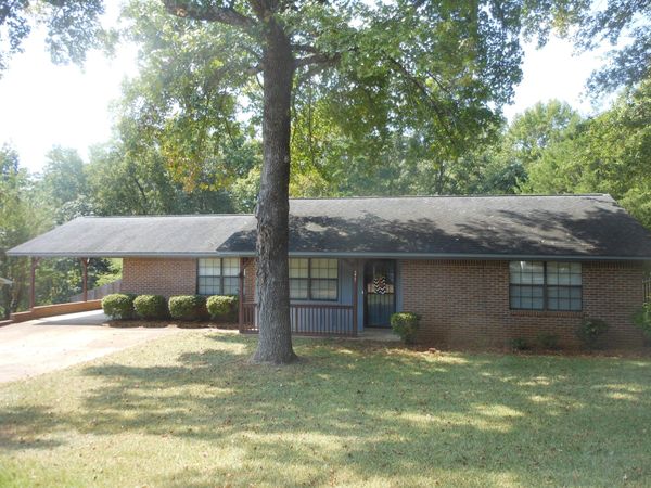 377 Pineridge Dr., Pontotoc, MS 38863