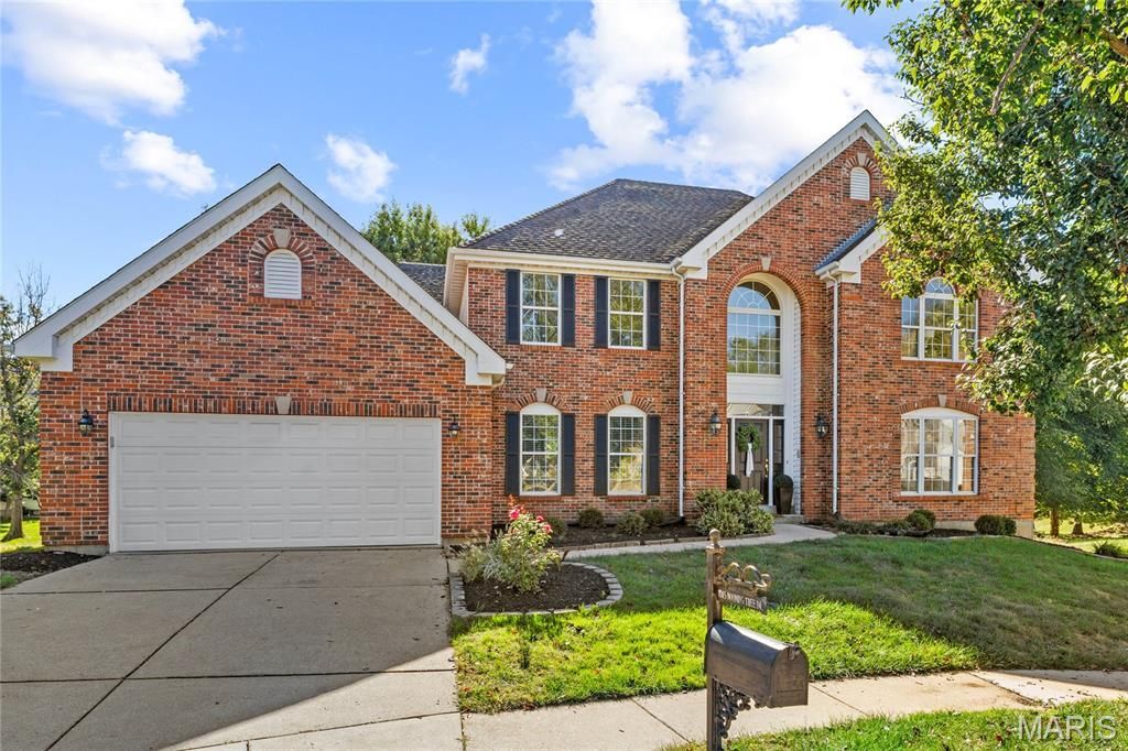 1015 Nooning Tree Drive, Chesterfield, MO 63017 Main Photo
