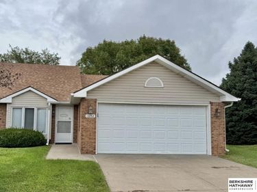 2232 Marigold Circle, Lincoln, NE 68521