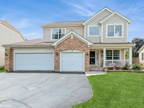4 LITCHFIELD Court , Lake In The Hills, IL 60156