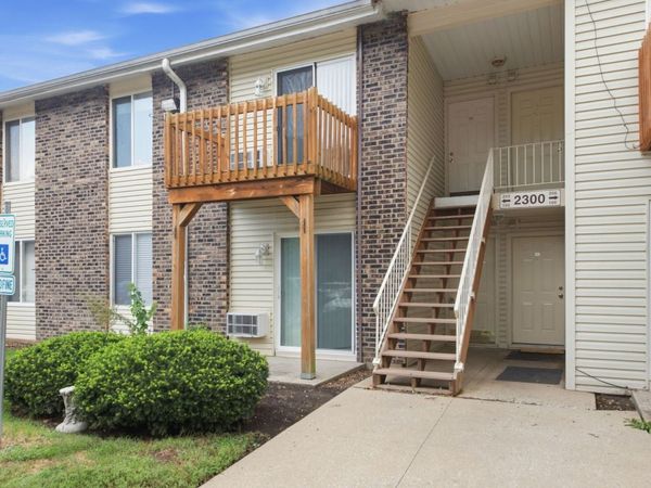 2300 Light Road , Unit 105, Oswego, IL 60543