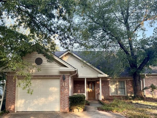 11 Middleton Court, Starkville, MS 39759