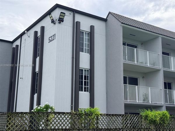 5221 Geneva Way , Unit 304, Doral, FL 33166