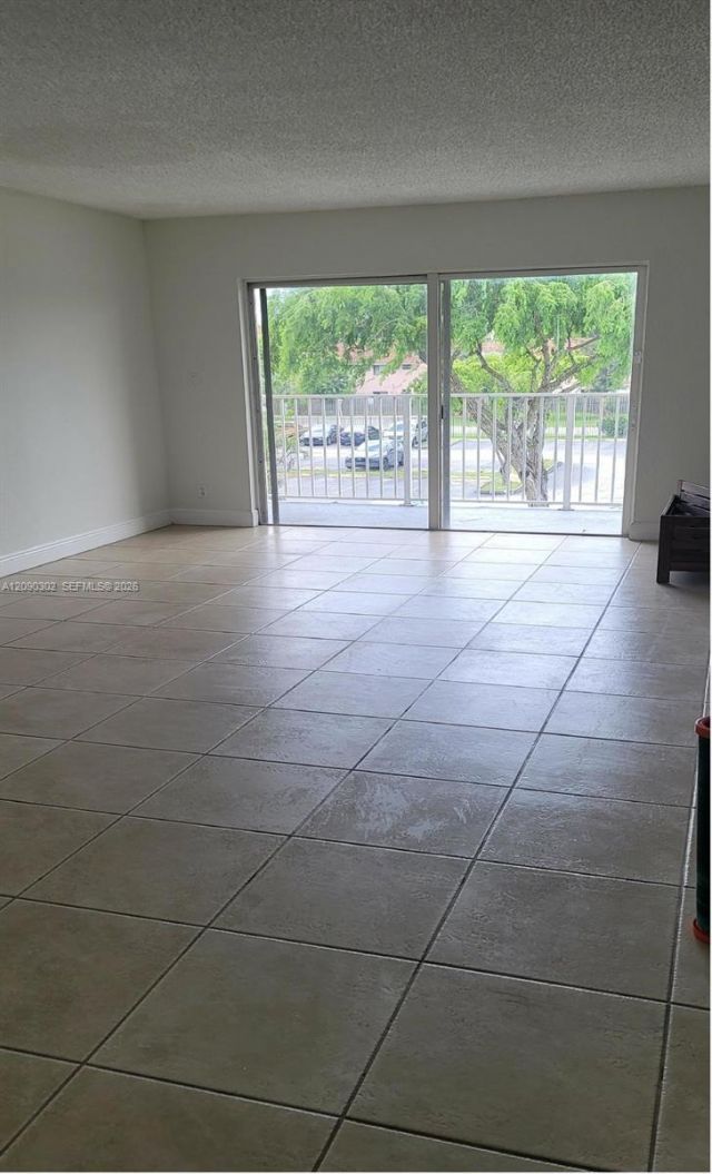 5221 Geneva Way , Unit 304, Doral, FL 33166 Photo