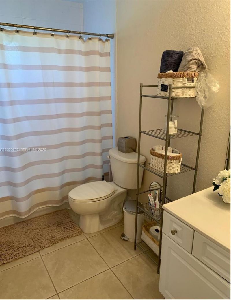 5221 Geneva Way , Unit 304, Doral, FL 33166 Photo