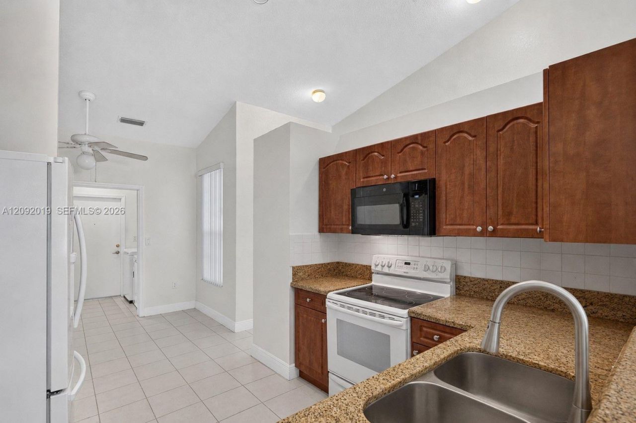 2501 E Aragon Blvd, Unit 1, Sunrise, FL 33313 Photo