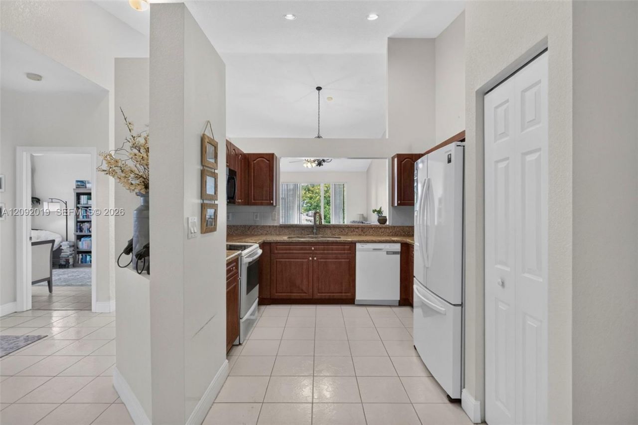 2501 E Aragon Blvd, Unit 1, Sunrise, FL 33313 Photo