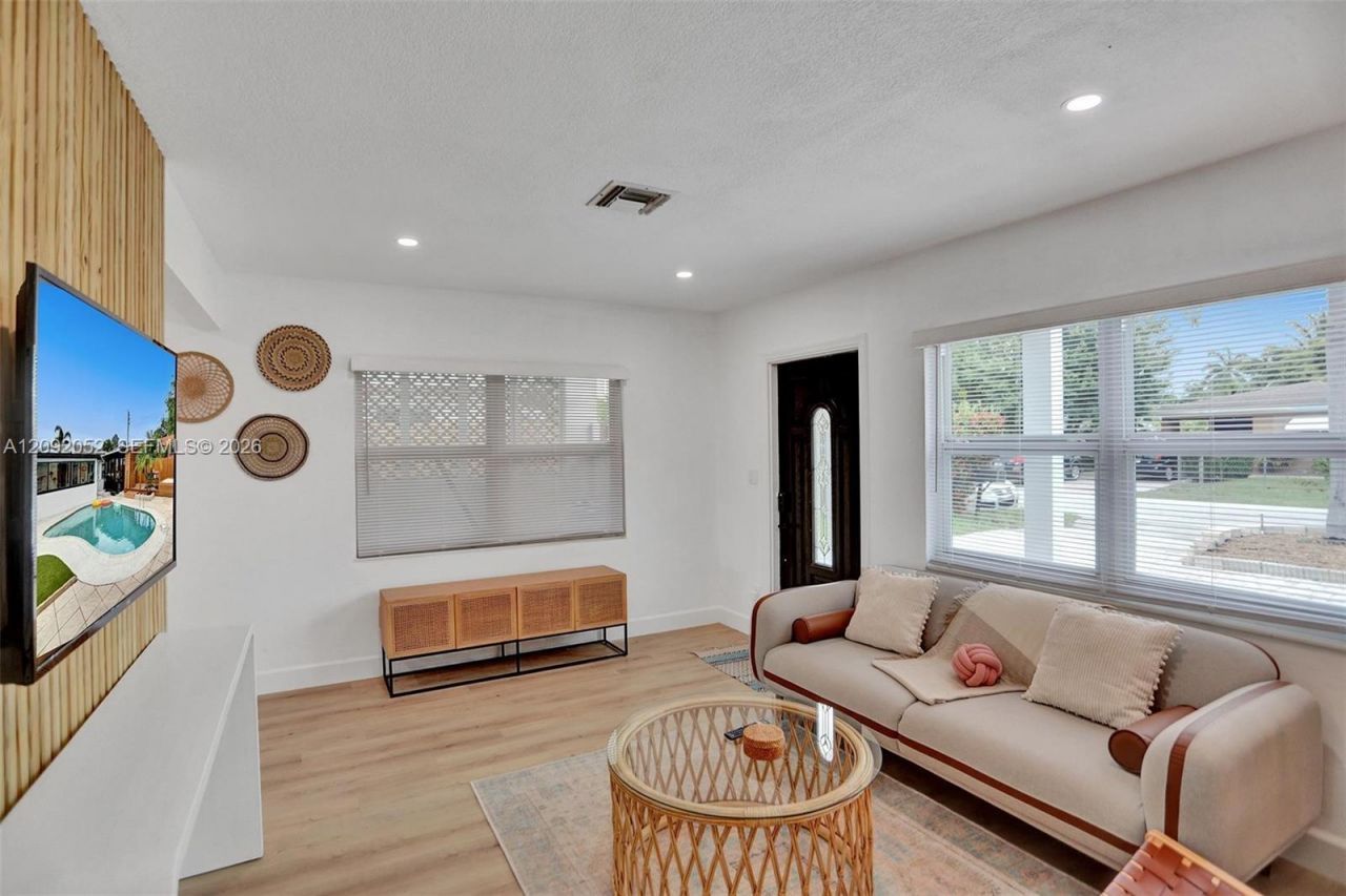 332 NW 45th St, Fort Lauderdale, FL 33309 Photo