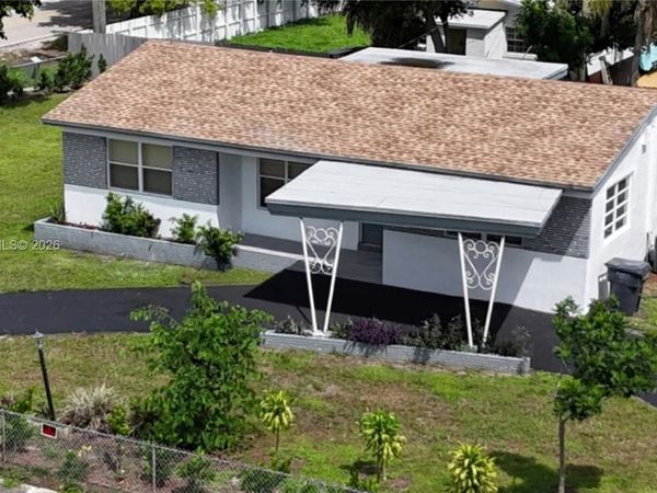 831 N 72nd Way , Hollywood, FL 33024