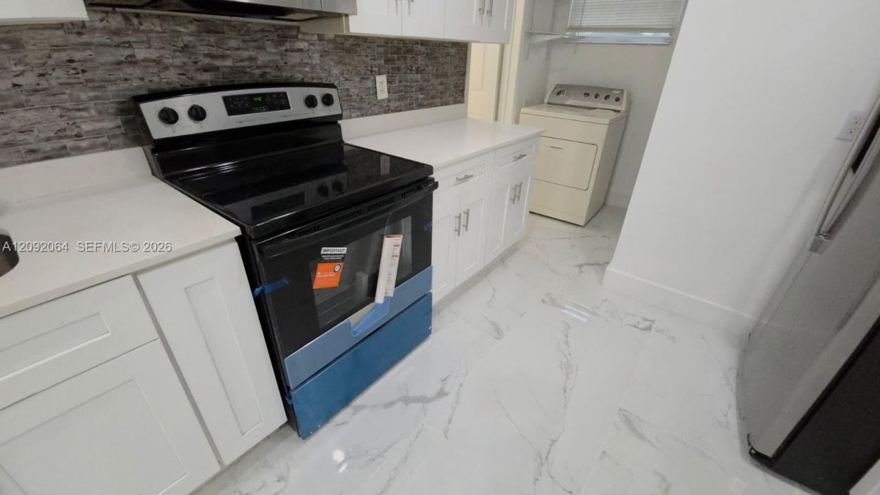 831 N 72nd Way , Hollywood, FL 33024 Photo