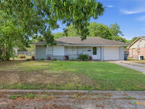 1503 Bexar Avenue , Victoria, TX 77901