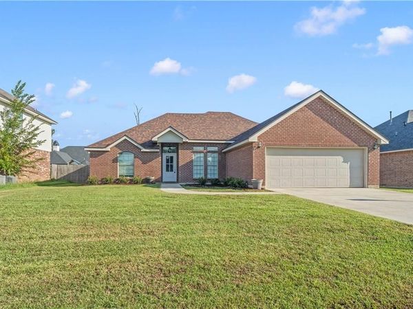 16099 BLUE BAYOU Street, Ponchatoula, LA 70454