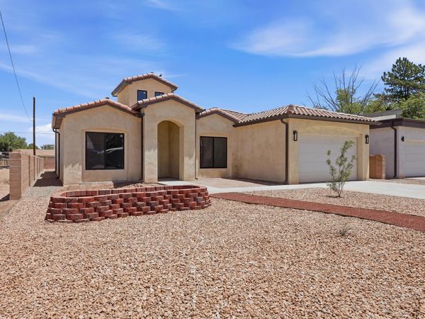 1325 Van Cleave Road NW, Albuquerque, NM 87107