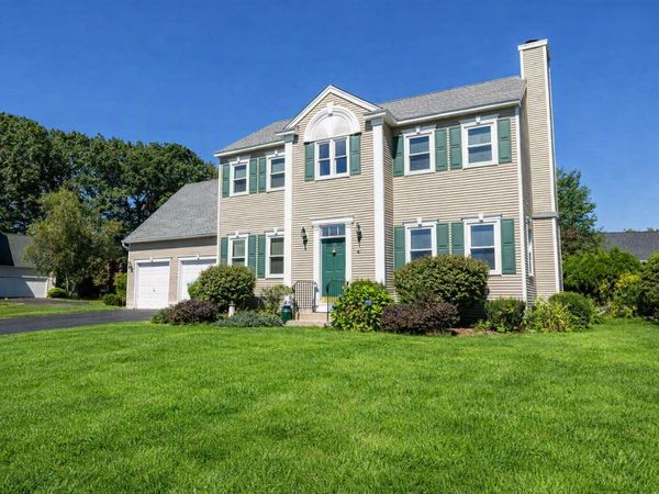 41 Juniperwood Dr, Haverhill, MA 01832