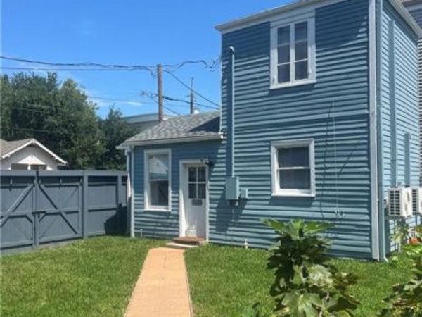 2433 GENERAL PERSHING Street , New Orleans, LA 70115