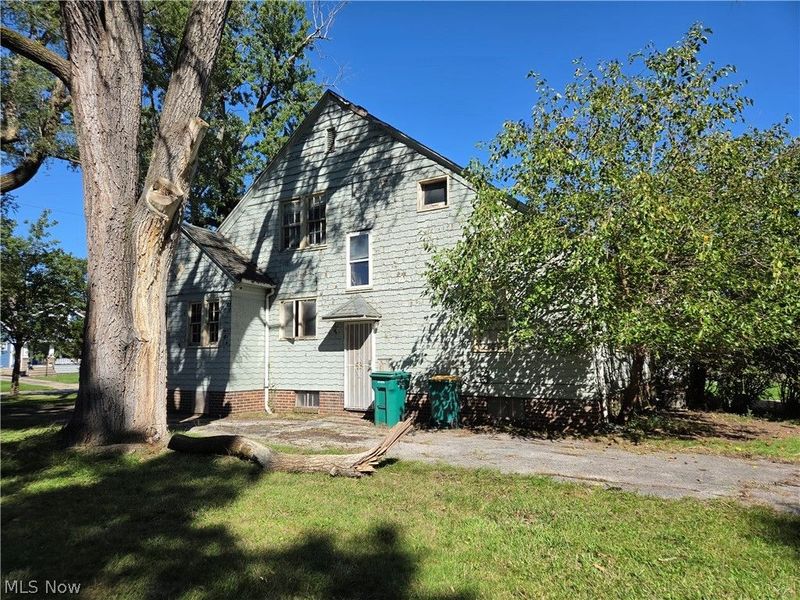 5245 Theodore Street, Maple Heights, OH 44137 Photo 6