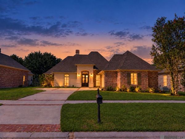 18197 Lake Harbor Ln, Prairieville, LA 70769