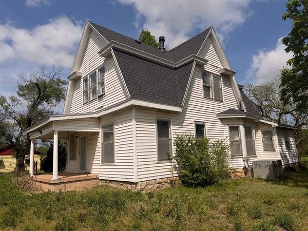 420 E Ferguson Avenue, Blackwell, OK 74631