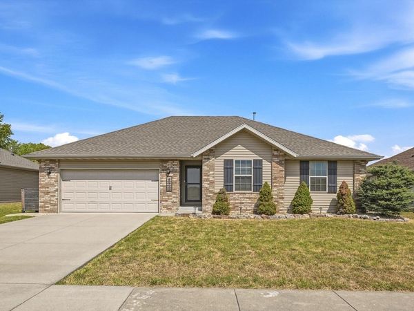 571 W Grace Street , Republic, MO 65738