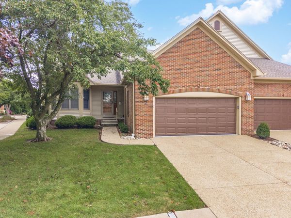 2 Spruce Court, Bloomington, IL 61704