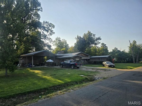 1008 N Mulberry Street , Dexter, MO 63841