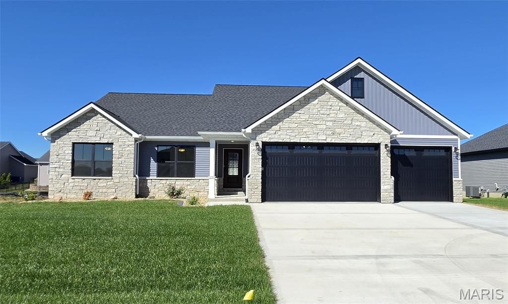 324 George Bush Boulevard, Troy, IL 62294 Main Photo