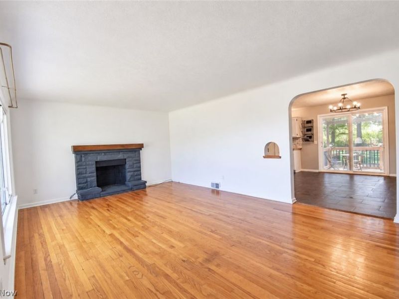 11924 Abbey Road, North Royalton, OH 44133 Photo 3