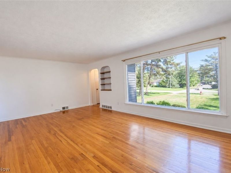 11924 Abbey Road, North Royalton, OH 44133 Photo 4