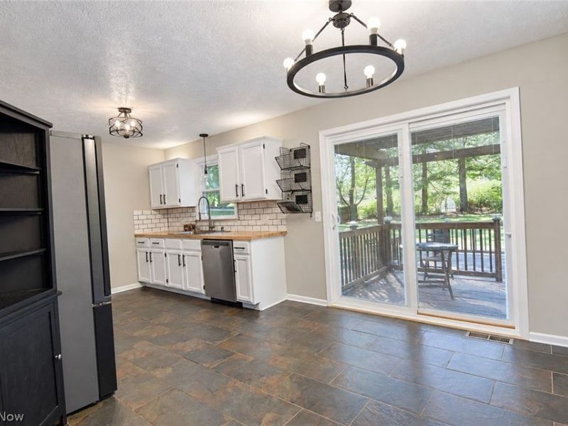 11924 Abbey Road, North Royalton, OH 44133 Photo 6