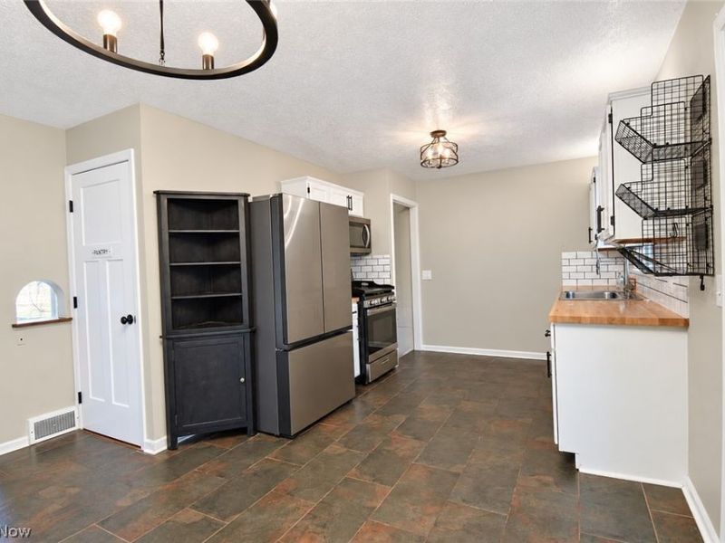 11924 Abbey Road, North Royalton, OH 44133 Photo 7