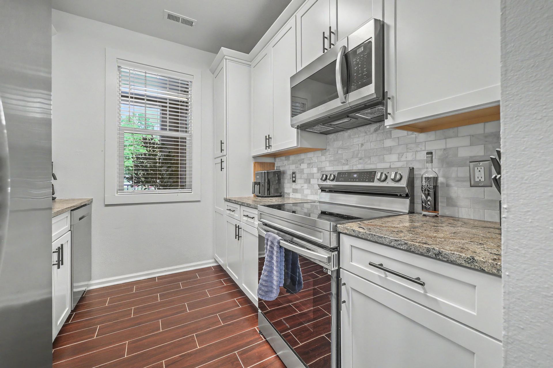 130 River Landing Drive Photo 7