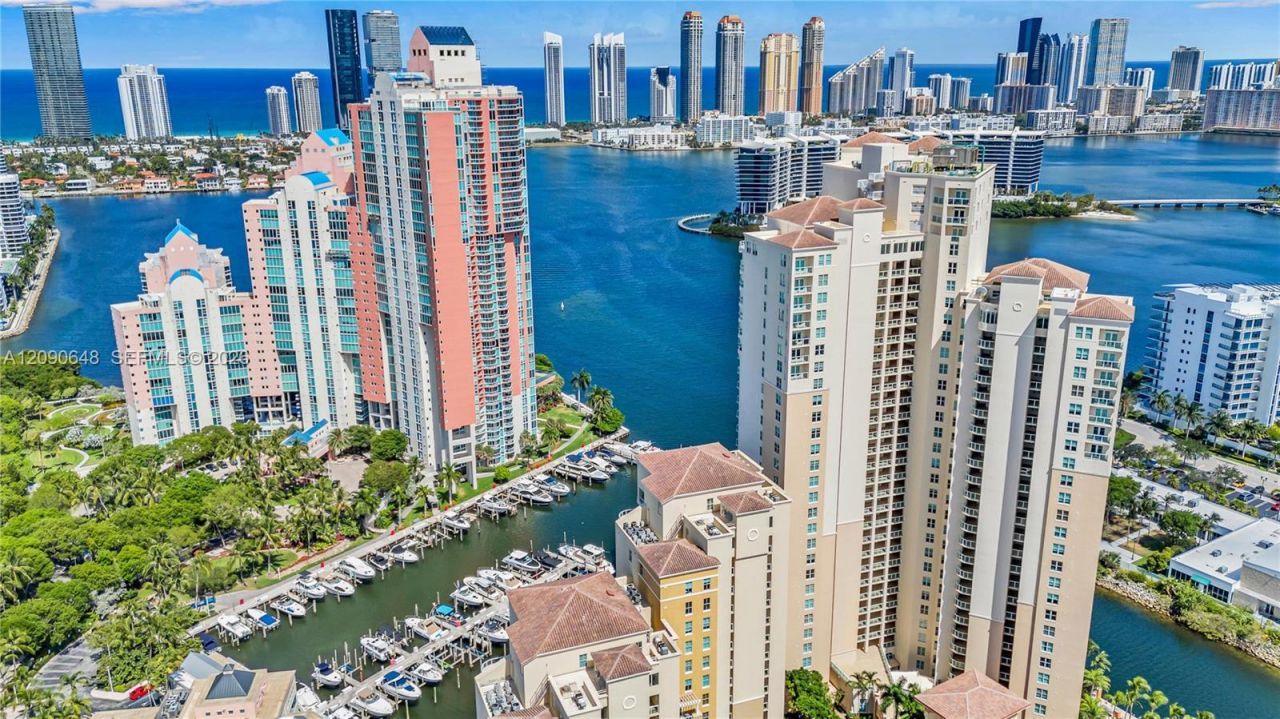 3330 NE 190th St, Unit UPH11, Aventura, FL 33180 Photo