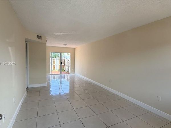 5461 W 24th Ave , Unit 18, Hialeah, FL 33016