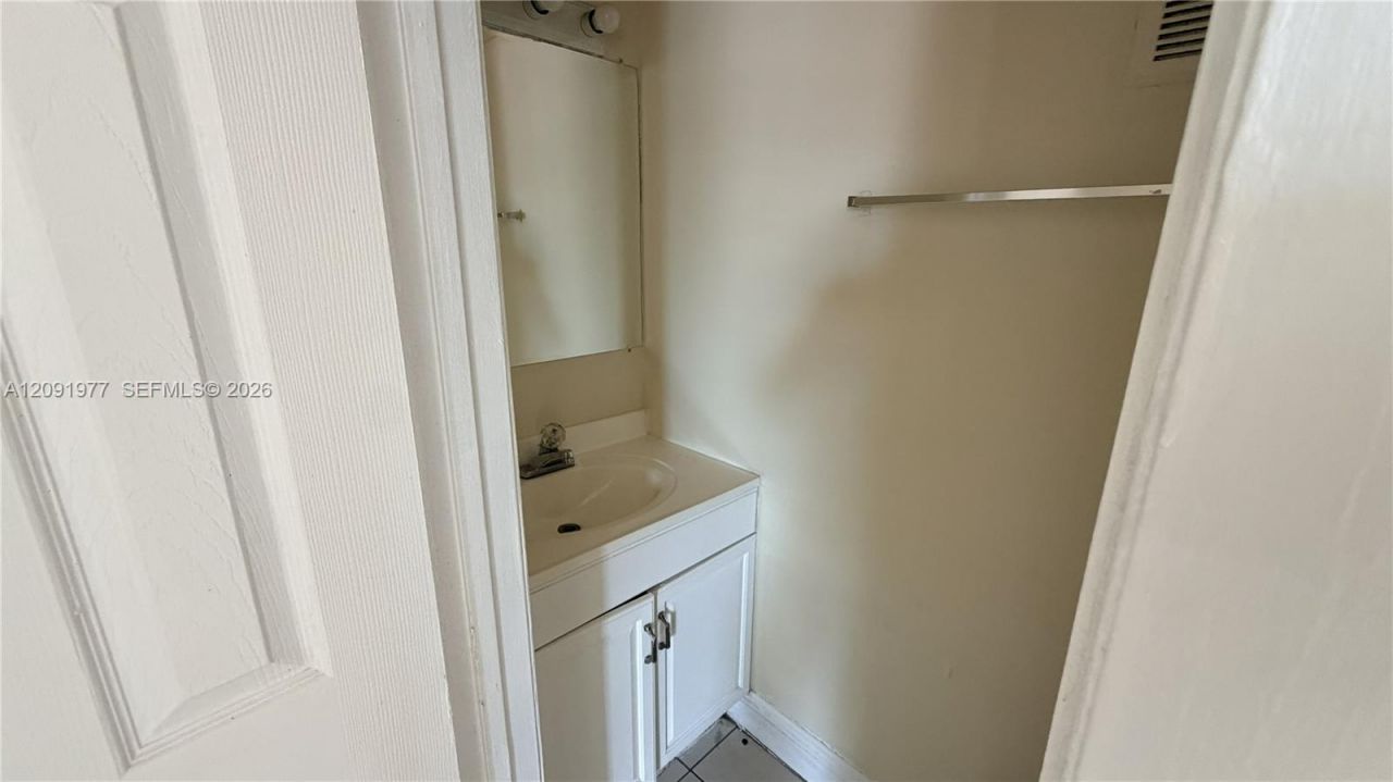 5461 W 24th Ave, Unit 18, Hialeah, FL 33016 Photo