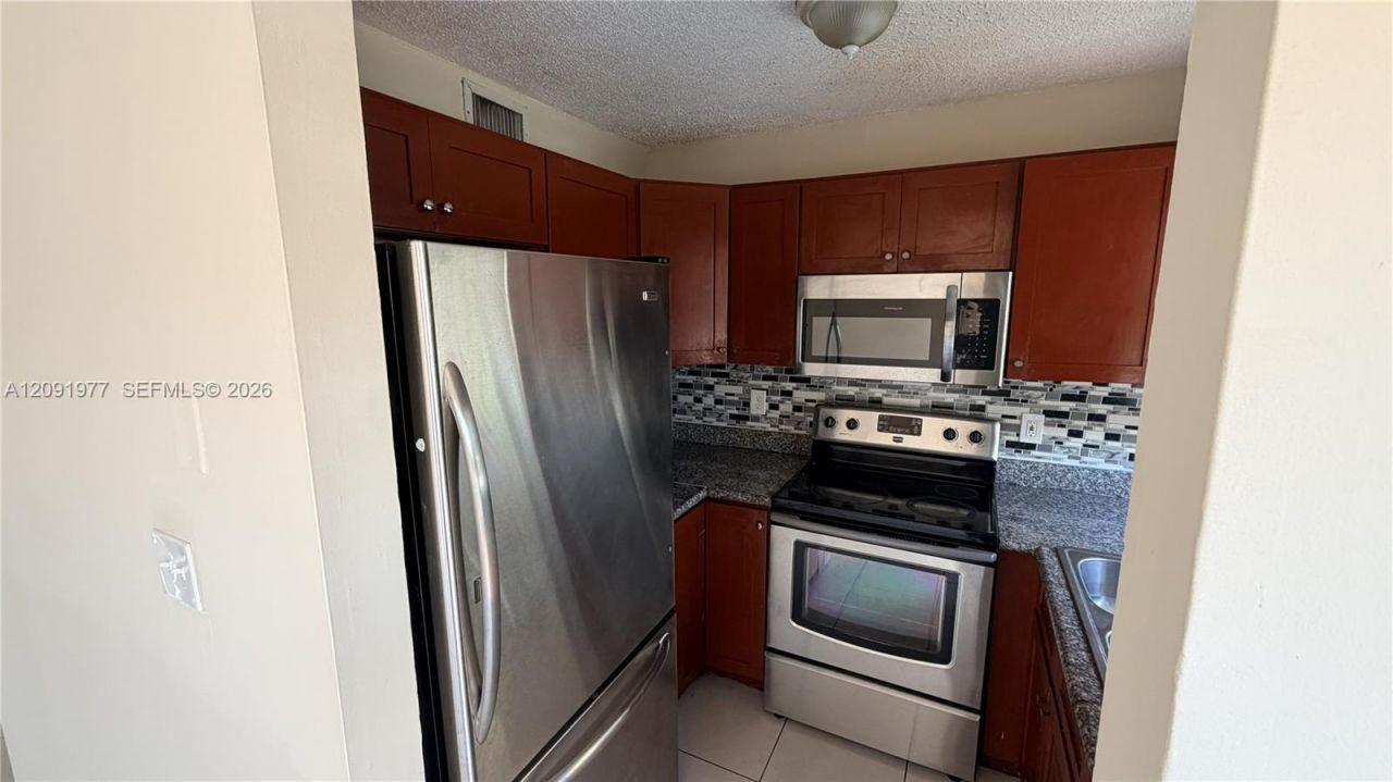5461 W 24th Ave, Unit 18, Hialeah, FL 33016 Photo