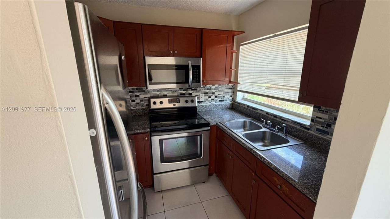 5461 W 24th Ave, Unit 18, Hialeah, FL 33016 Photo