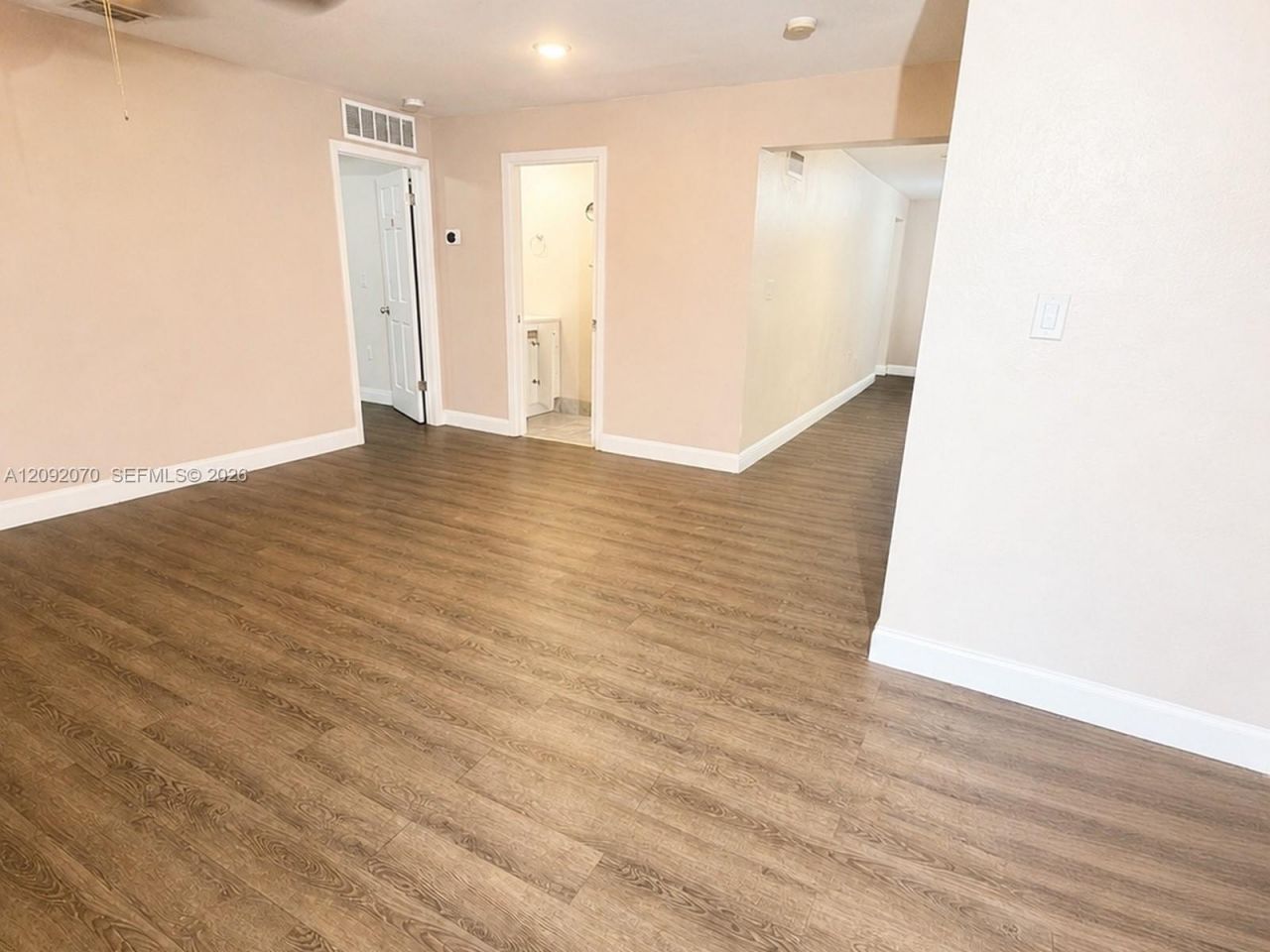 985 SW 10th St , Miami, FL 33130 Photo
