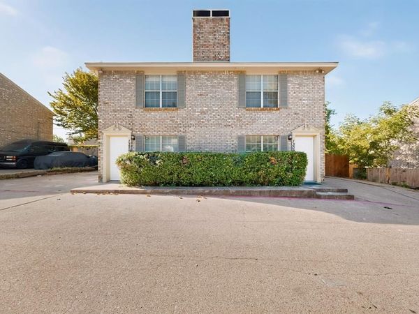132 Graystone Place , Duncanville, TX 75137