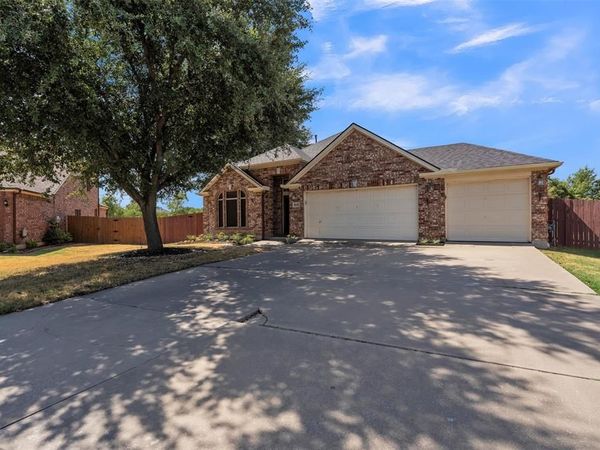 8102 Mansanillo Court, Arlington, TX 76002